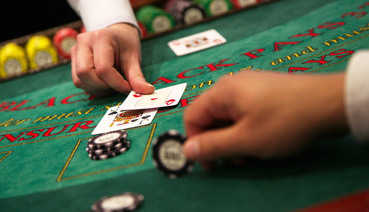 Applying the Best Strategy Tips on a Blackjack Table