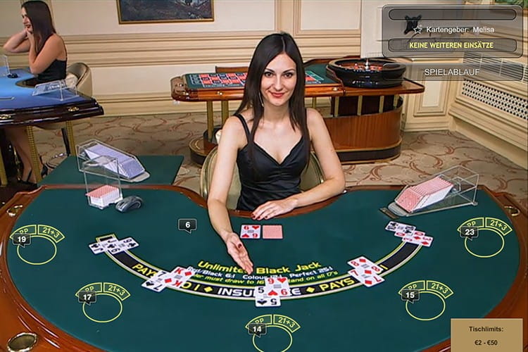 Blackjack de casino online con una crupier
