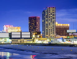 Vista nocturna de Atlantic City
