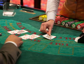 Jugador de blackjack que practica el conteo de cartas