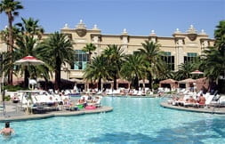 Mandalay Bay swimming pool